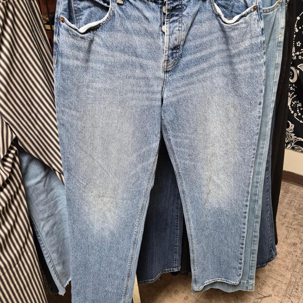 High waisted wide leg blue jeans with